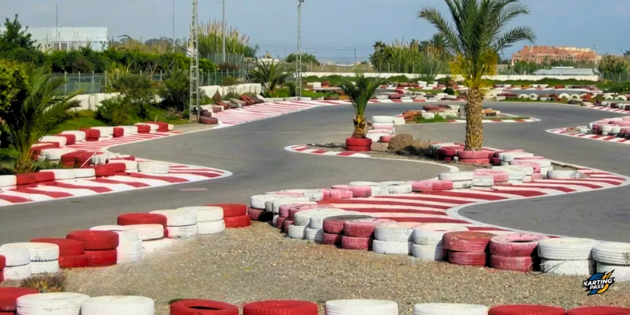 Curvas técnicas del circuito Karting Roquetas en Almería.